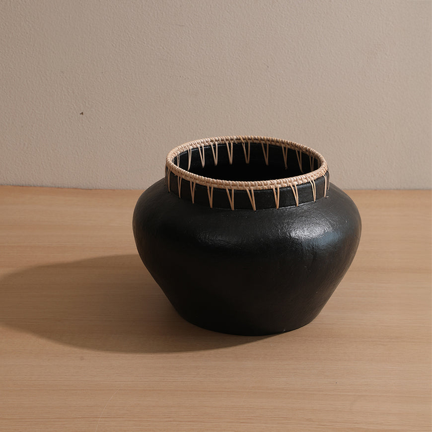 Hanoi black vase