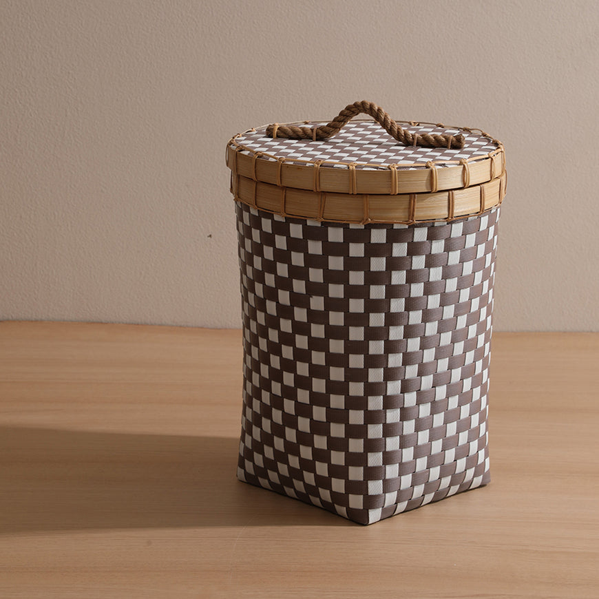 Chequered brown basket