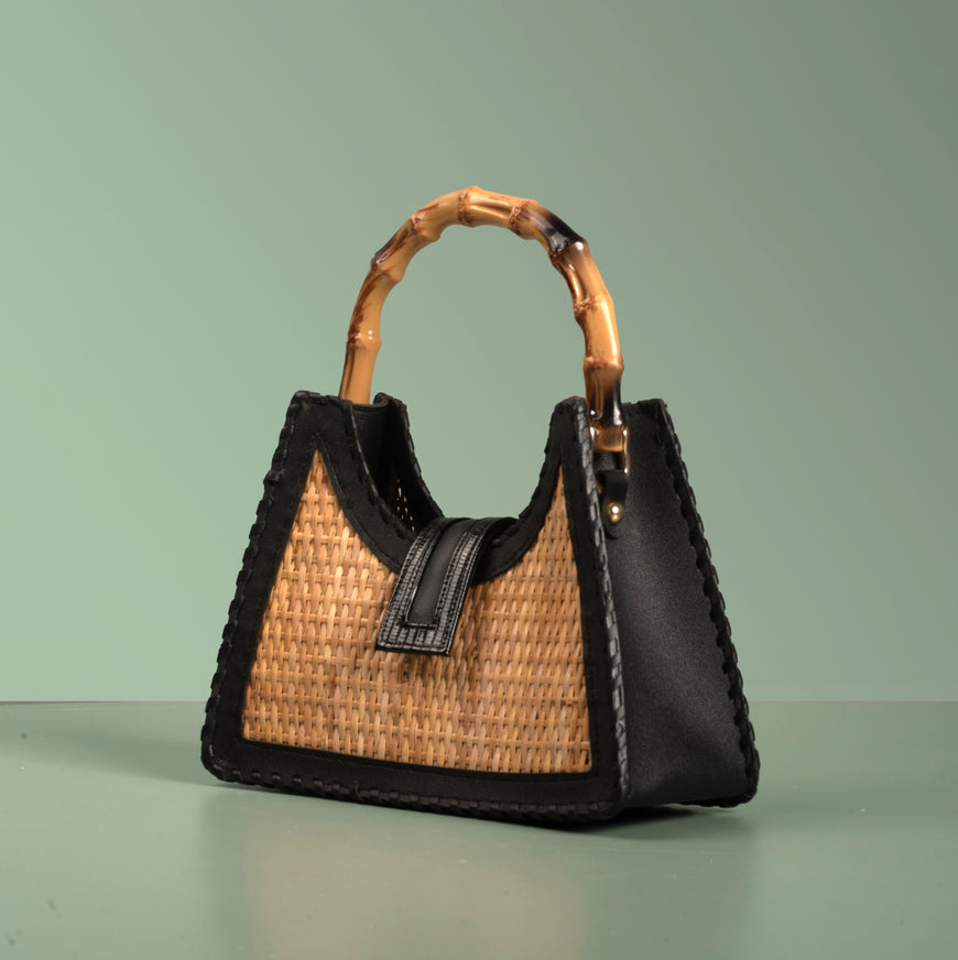 DIANA BAGUETTE BAG - BLACK