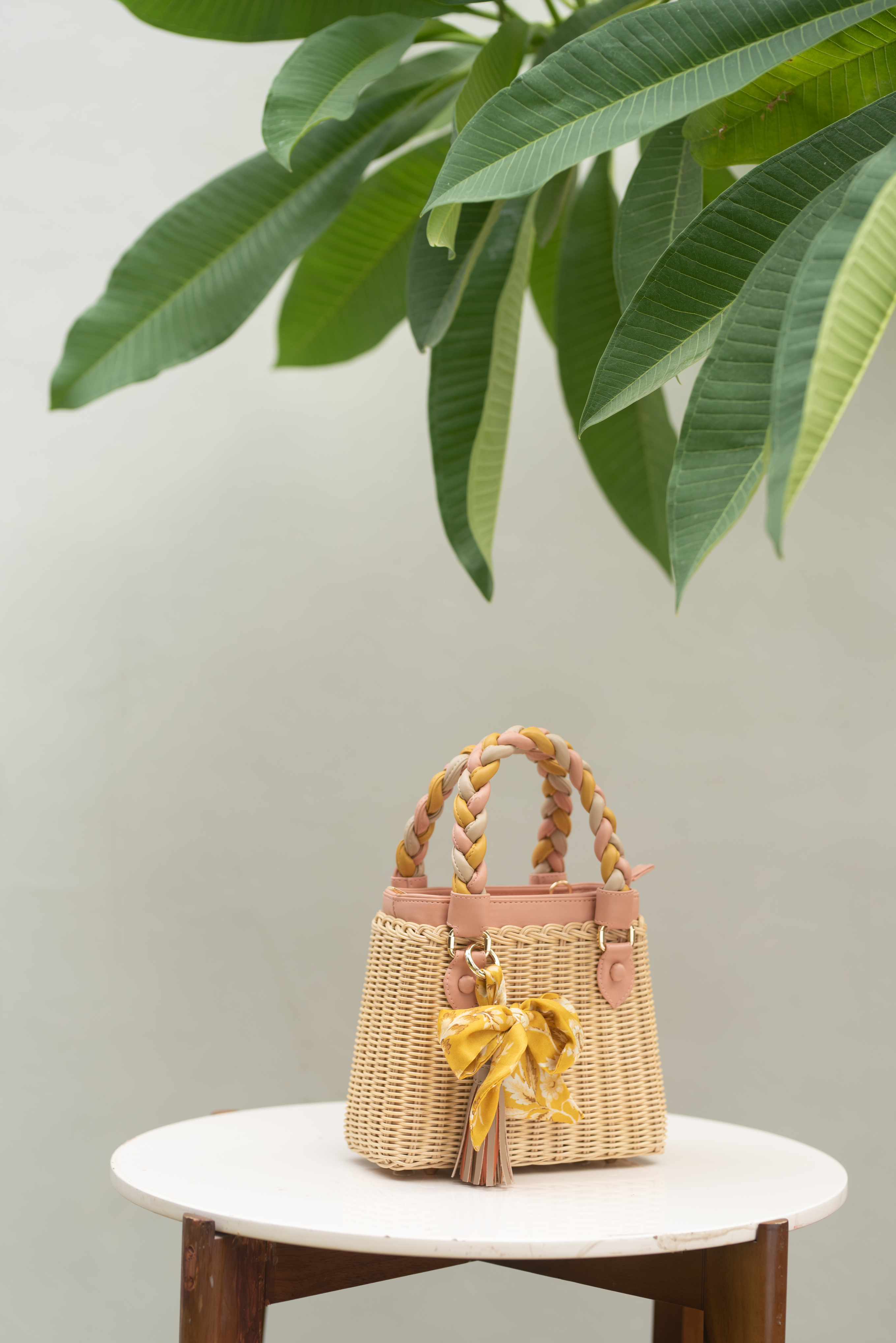 LUCIA WICKER TOTE- PINK