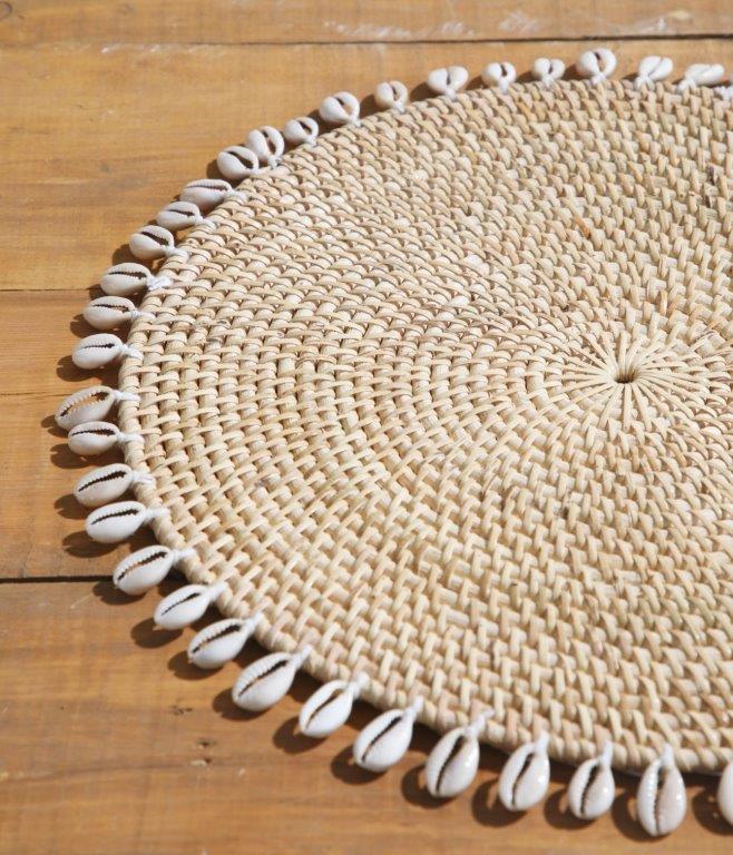 ROUND SHELL PLACEMAT NATURAL