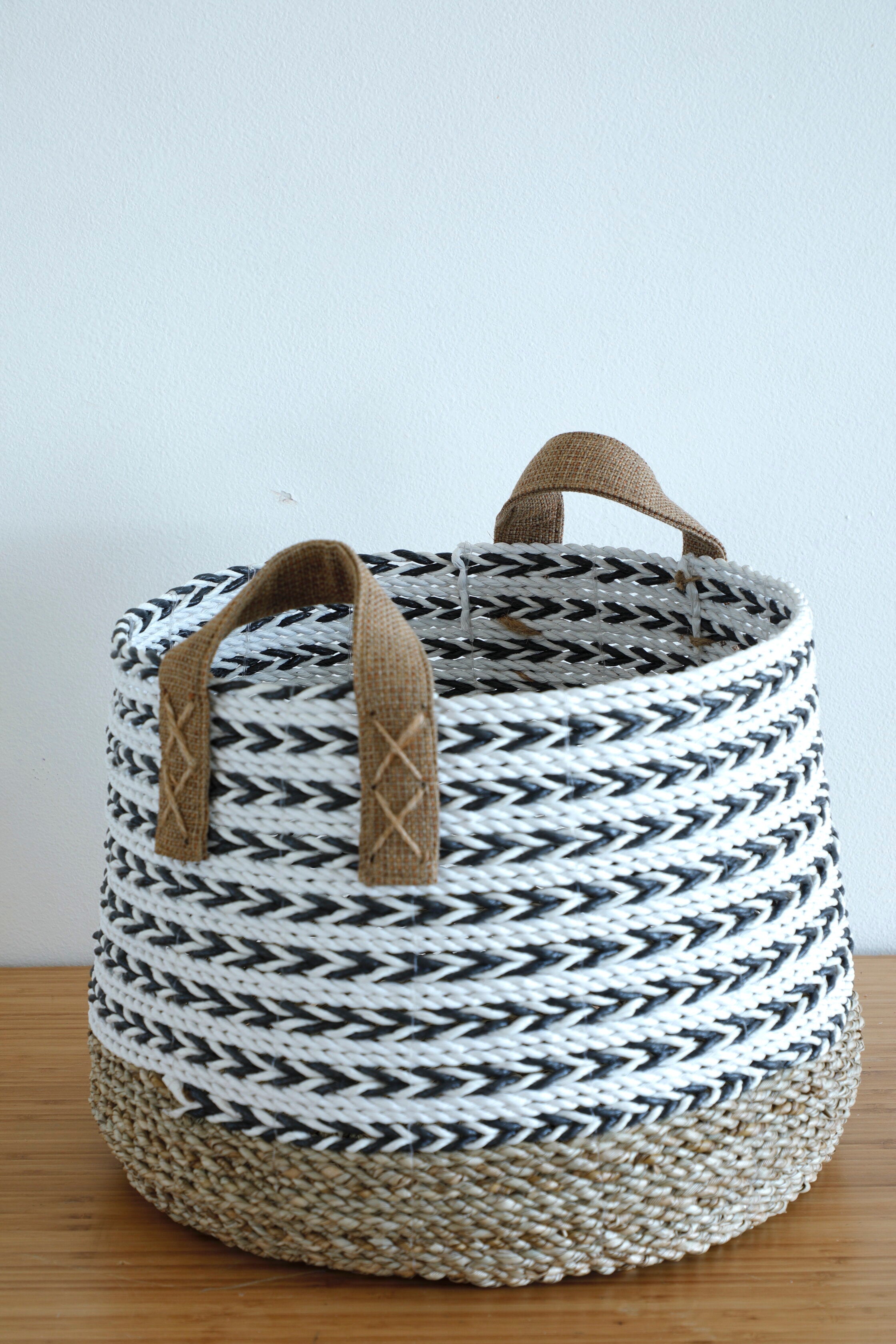 SCONE BASKET WITH FABRIC HANDLES WHITE